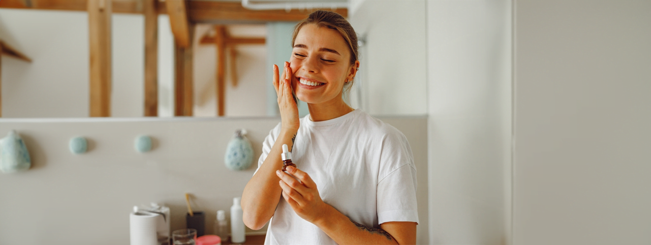Essential Oils For Pimples & Acne – Which Essential Oils Are Best For Your Breakout?